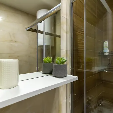 Candy 兹拉蒂博尔